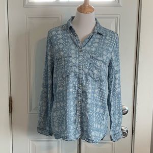 American Eagle paisley Boyfriend shirt